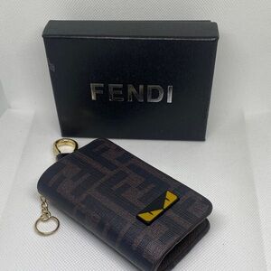 ✅ PRICE IS FIRM ✅ Fashion Brown Key Holder with Gold Accents